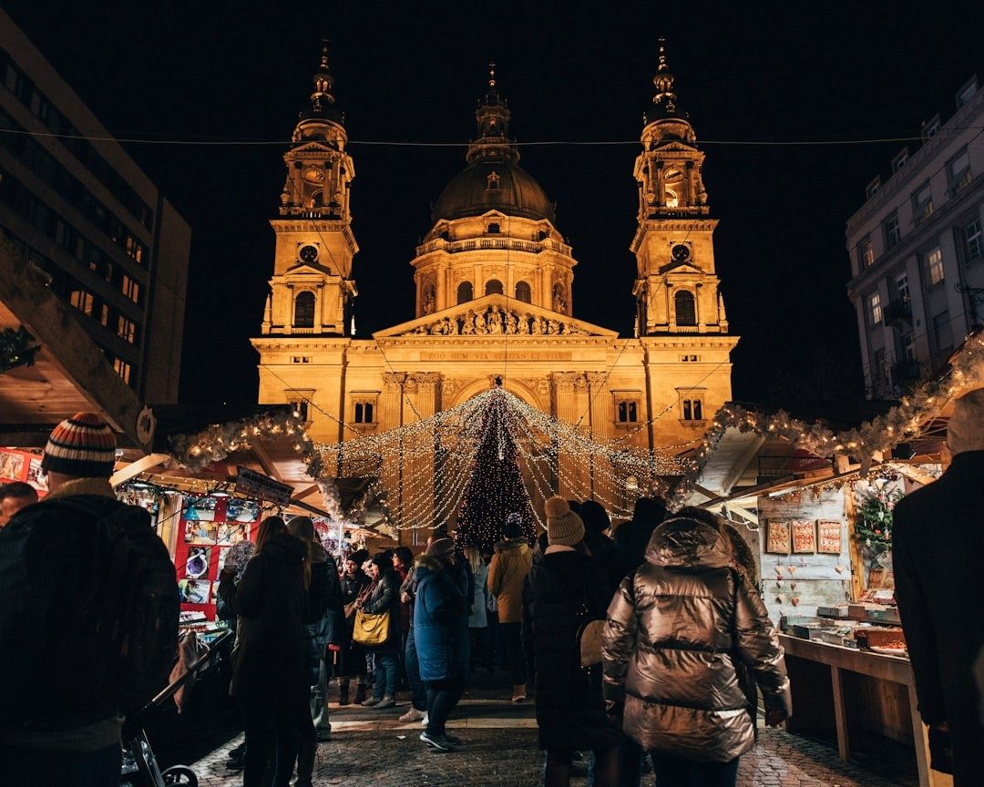 Kaledinis turgelis prie Sv. Stepono bazilikos Budapesteje